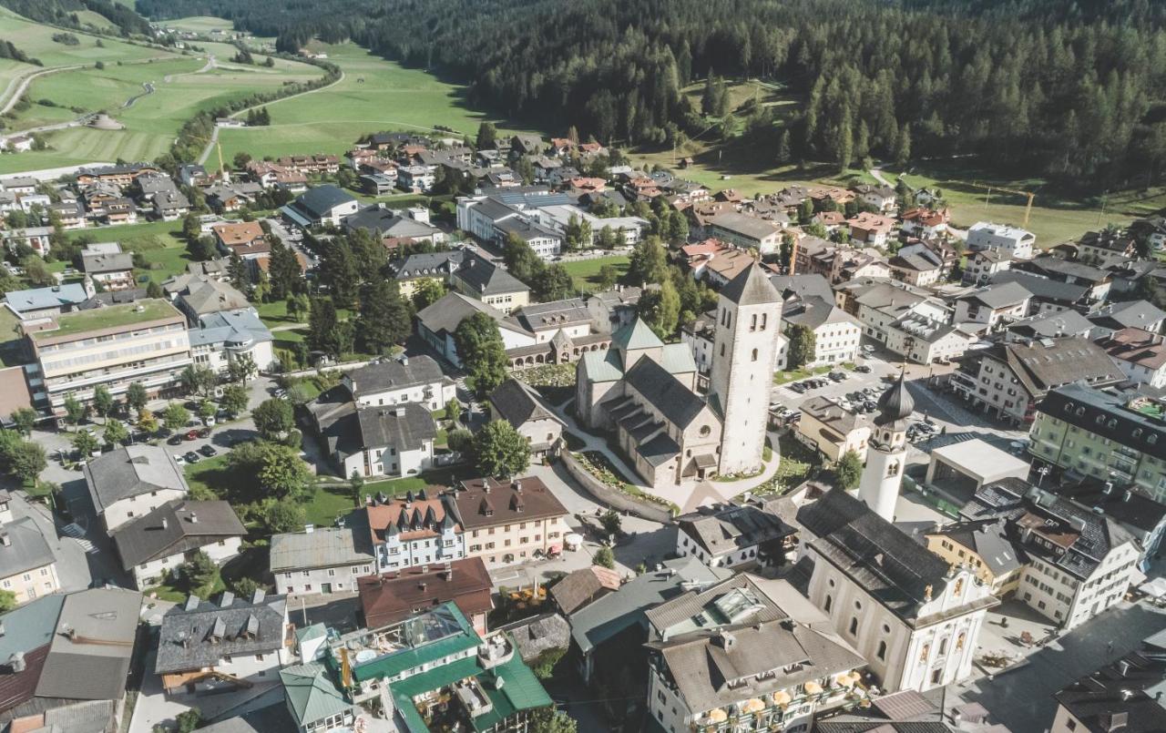 Hotel Villa Waldheim San Candido Eksteriør billede