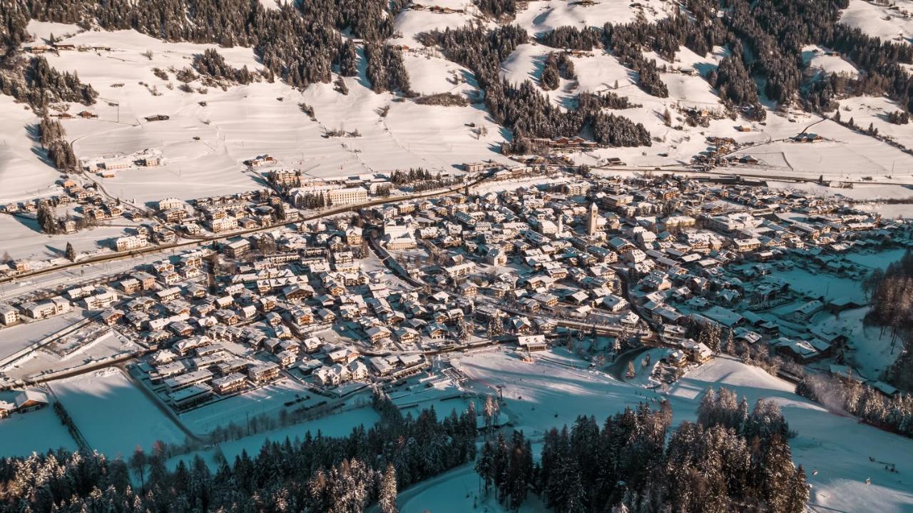 Hotel Villa Waldheim San Candido Eksteriør billede