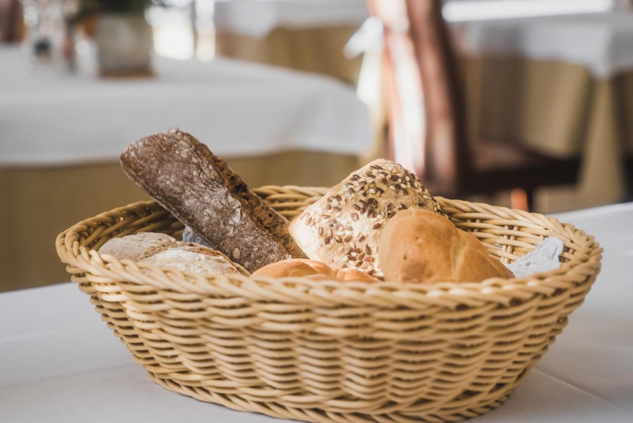 Hotel Villa Waldheim San Candido Eksteriør billede
