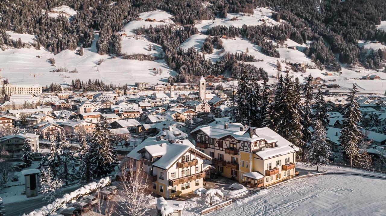 Hotel Villa Waldheim San Candido Eksteriør billede