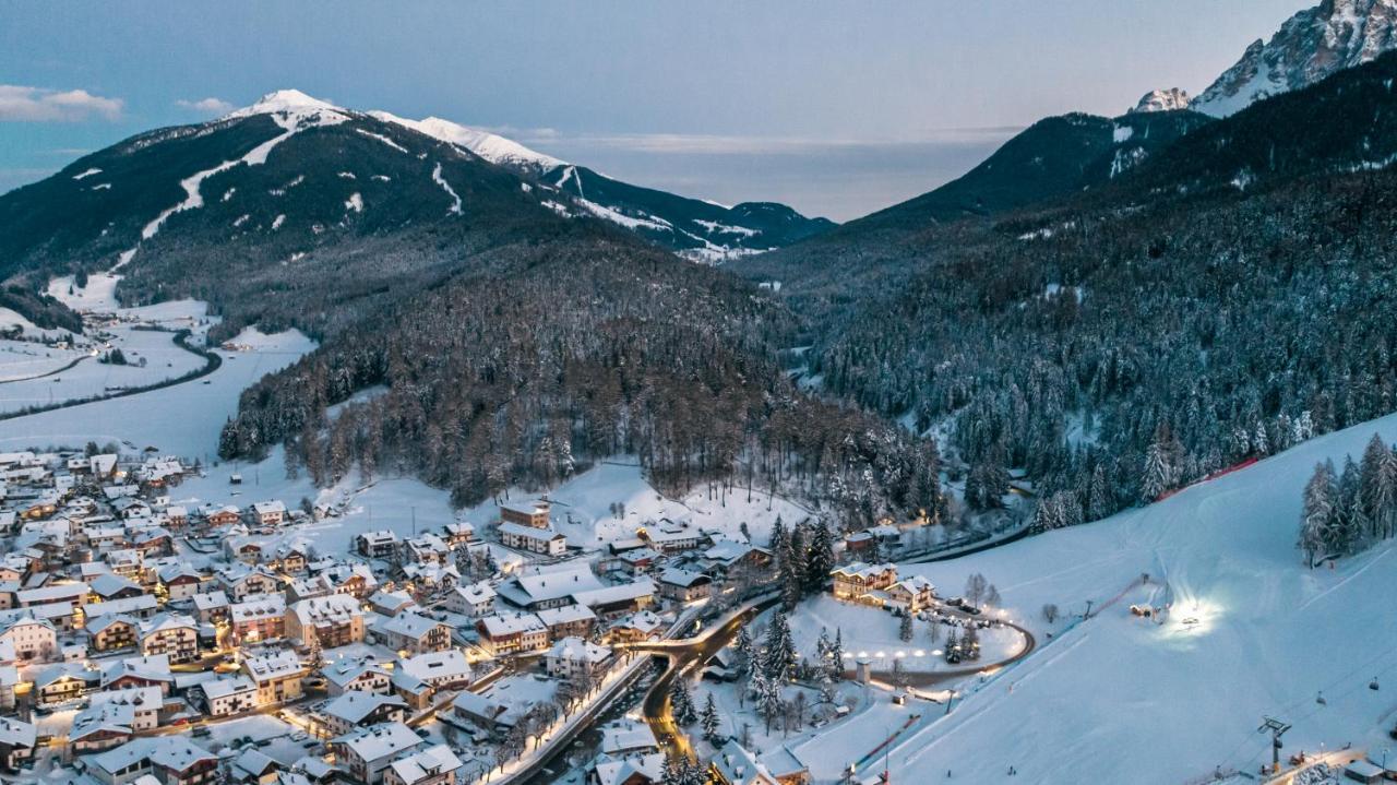 Hotel Villa Waldheim San Candido Eksteriør billede
