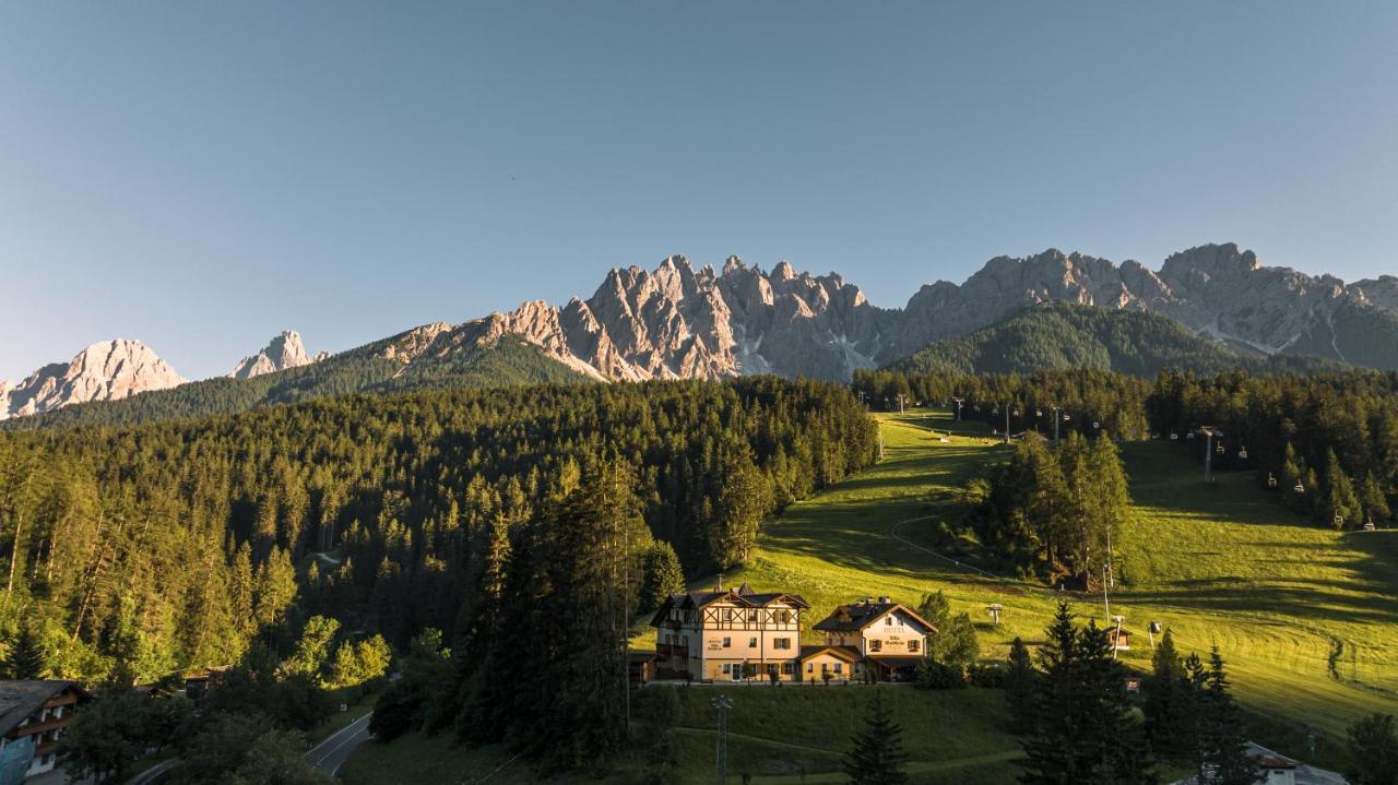 Hotel Villa Waldheim San Candido Eksteriør billede