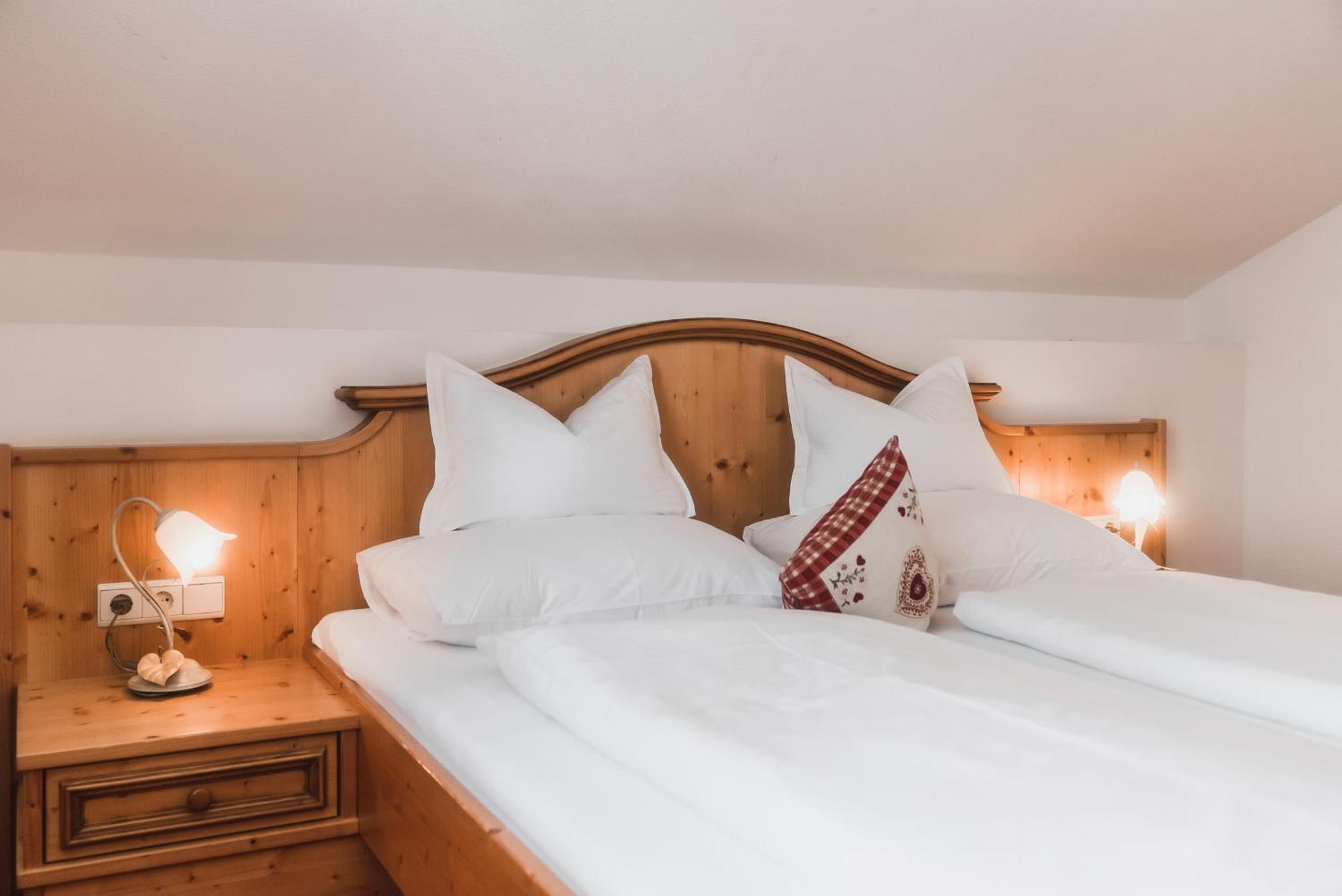 Hotel Villa Waldheim San Candido Eksteriør billede