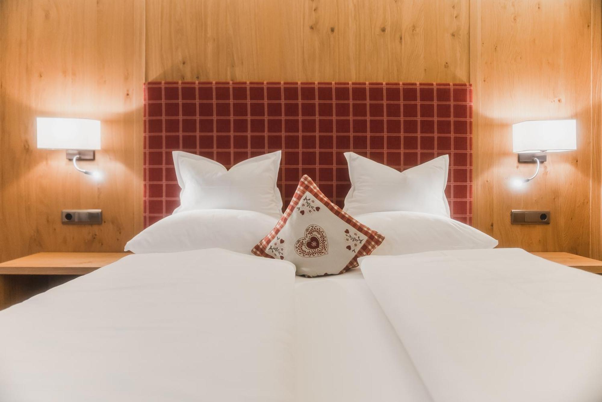 Hotel Villa Waldheim San Candido Eksteriør billede